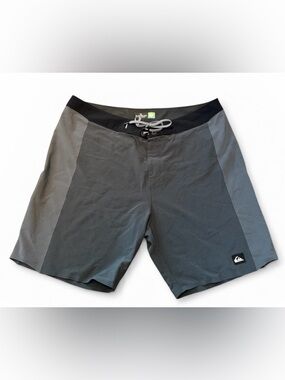 Quiksilver Gray and Black Panel Swim Board Shorts NWOT